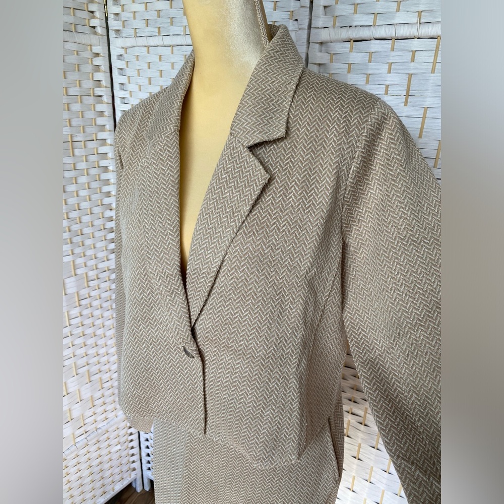 NWT Hem & Thread Chevron Jacquard Texture Crop Blazer flattering 1 button closer - Picture 1 of 12